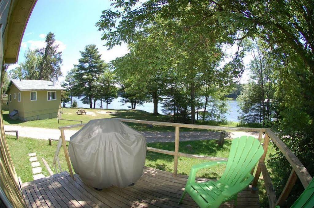 Muskoka Shores Cottages ポート・カーリング エクステリア 写真